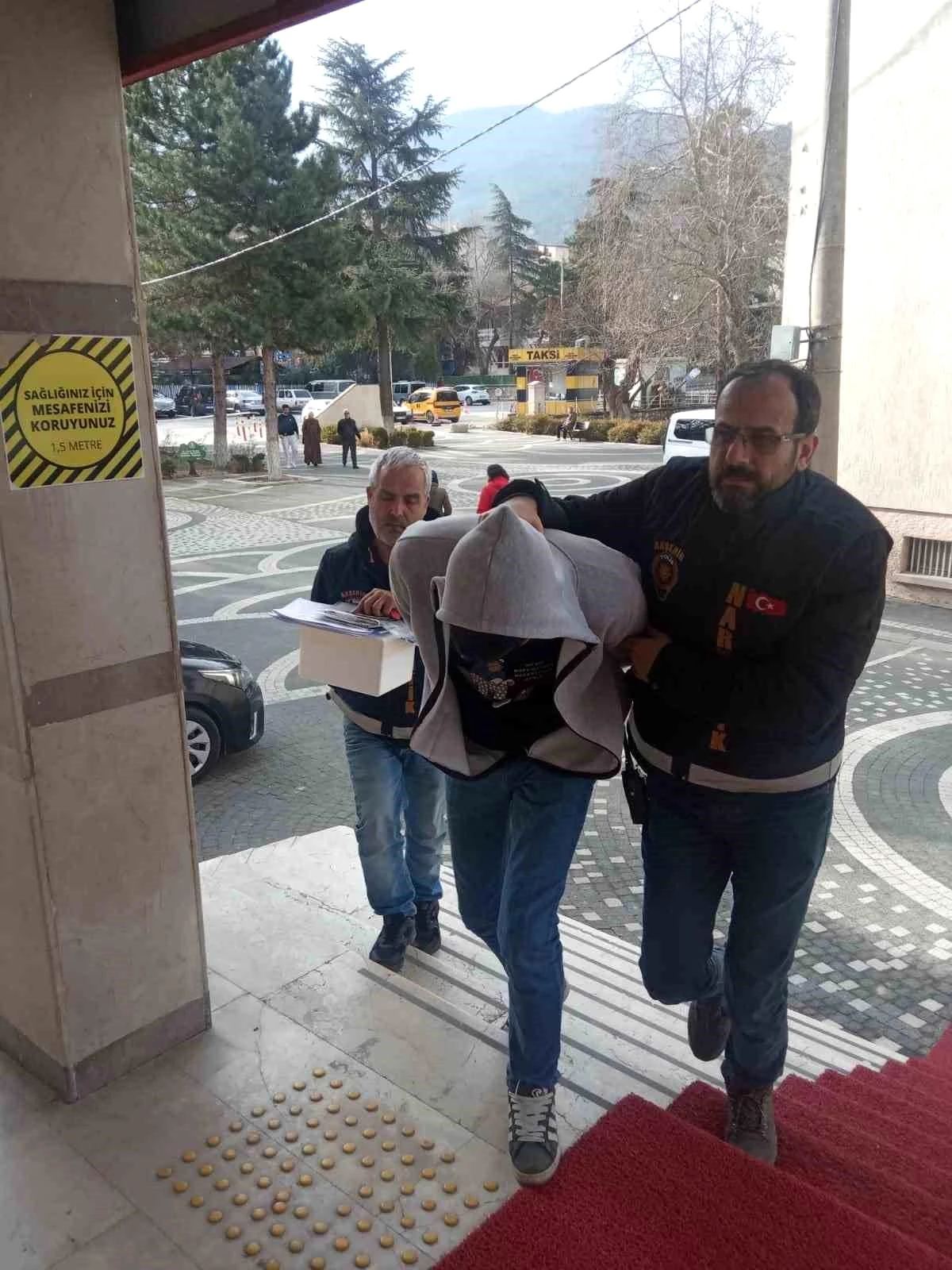 Akşehir\'de Polis Kovalamacası Sonucu Uyuşturucu Şüphelisi Yakalandı