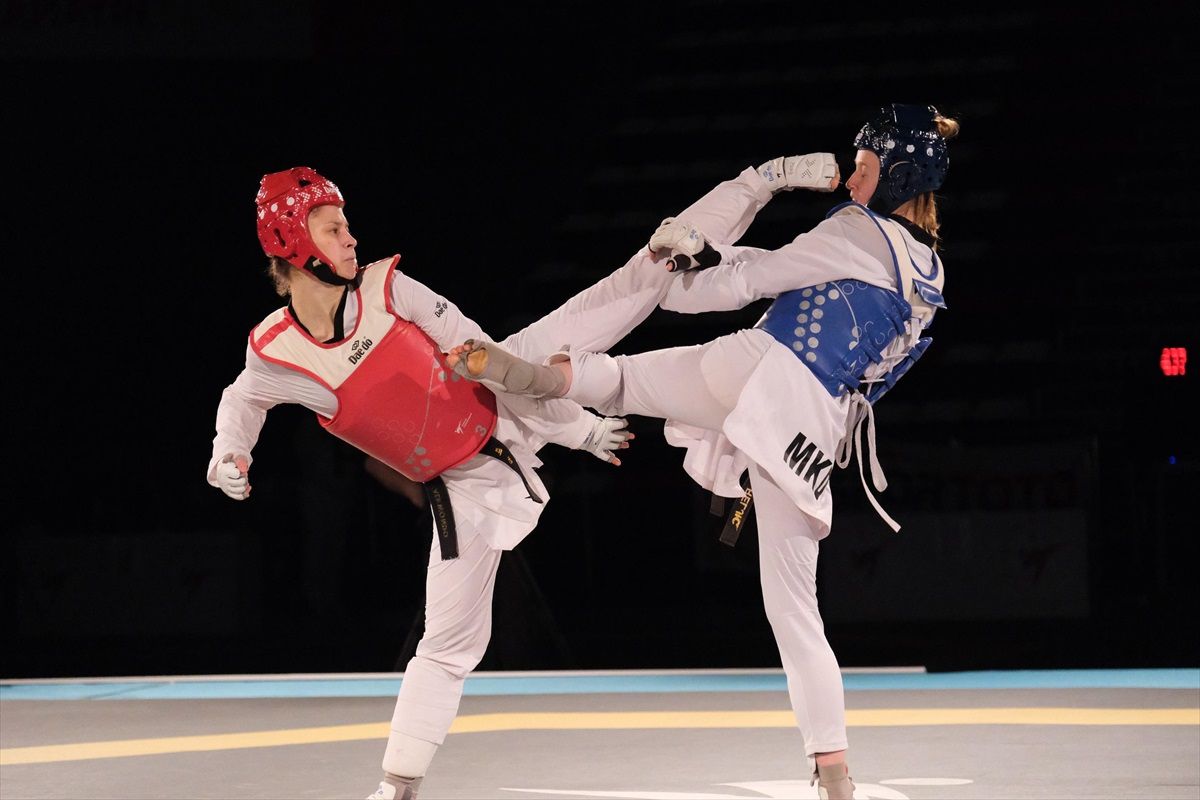 Türk Sporcuları 11. Uluslararası Türkiye Açık Tekvando Turnuvası\'nda 2 Altın 7 Madalya Kazandı