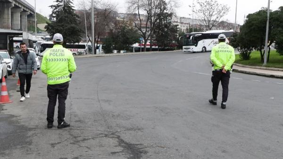 15 Temmuz Demokrasi Otogarı\'nda Emniyet Kemeri Denetimi Yapıldı