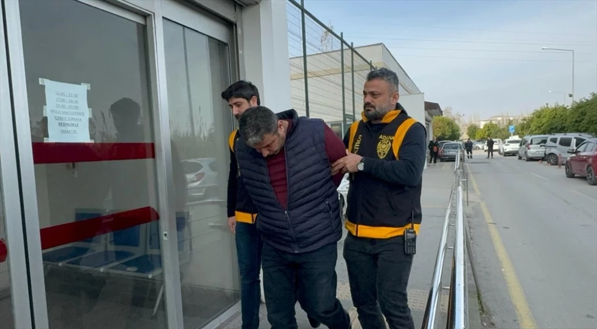 Adana\'da Operasyonda Ruhsatsız Silahlar Ele Geçirildi