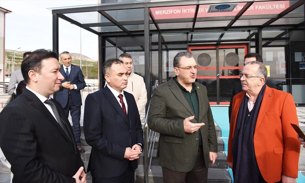 AK Parti Milletvekili Hasan Çilez, Amasya Üniversitesi Merzifon MYO\'yu ziyaret etti