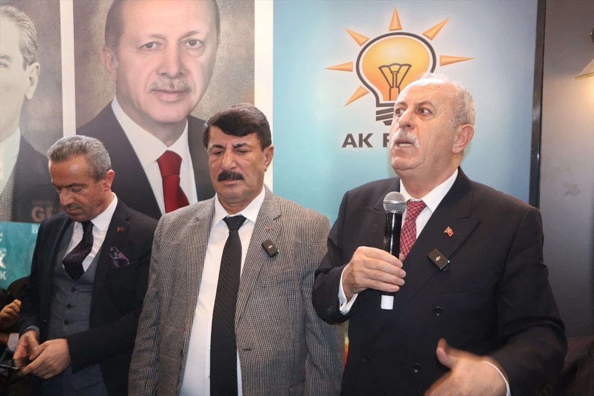AK Parti Hakkari Belediye Başkan Adayı İsmet Ölmez\'e Ziyaretler Devam Ediyor