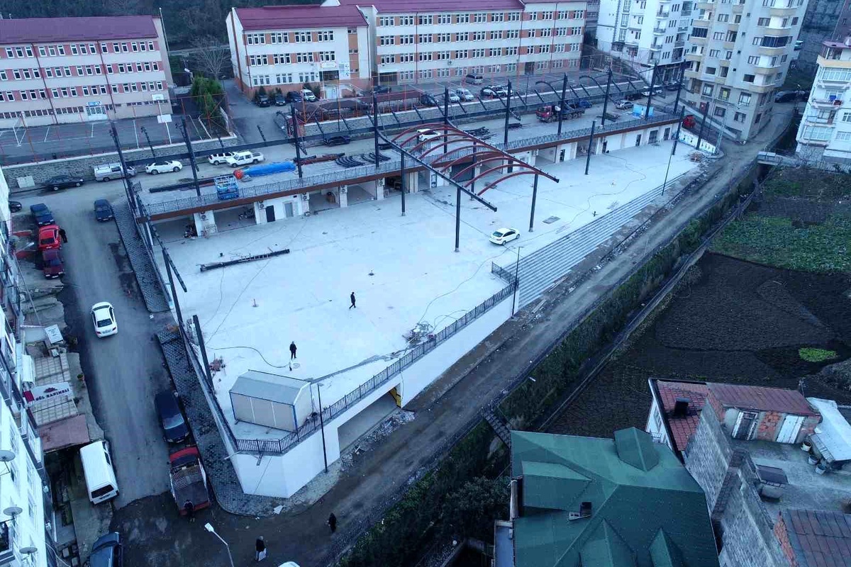 Akçaabat Salı Pazarı Yenileme Çalışmaları Tamamlanıyor