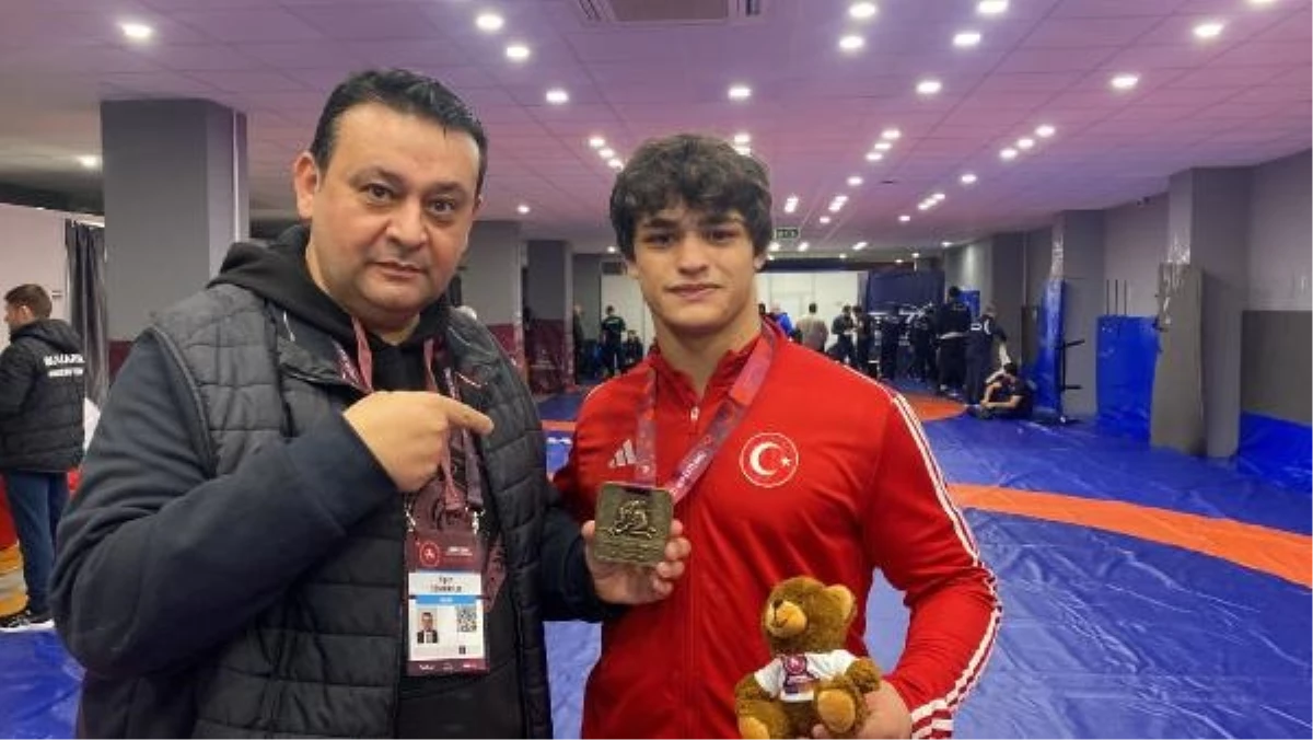 Avrupa Güreş Şampiyonası\'nda Alperen Berber Altın Madalya Kazandı