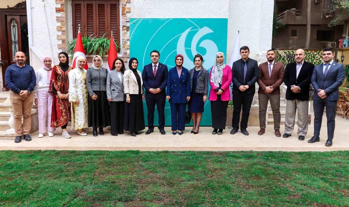 Aile ve Sosyal Hizmetler Bakanı Kahire Yunus Emre Enstitüsünü ziyaret etti