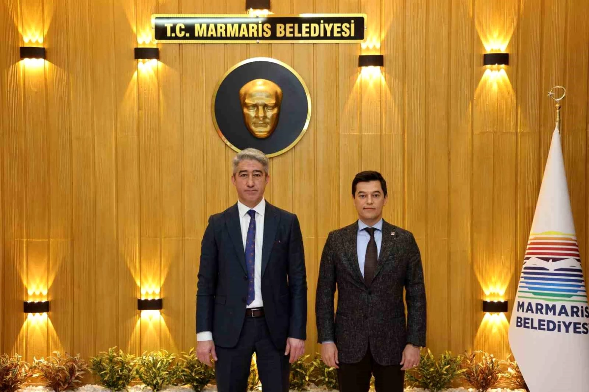 CHP Marmaris Belediye Başkan Adayı Acar Ünlü, Marmaris Belediye Başkanı Mehmet Oktay\'ı ziyaret etti