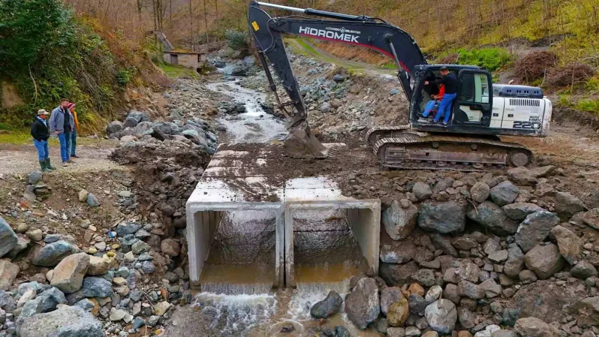 Altınordu Belediyesi Kırsal Mahallelerde Altyapı ve Üstyapı Çalışmalarına Devam Ediyor