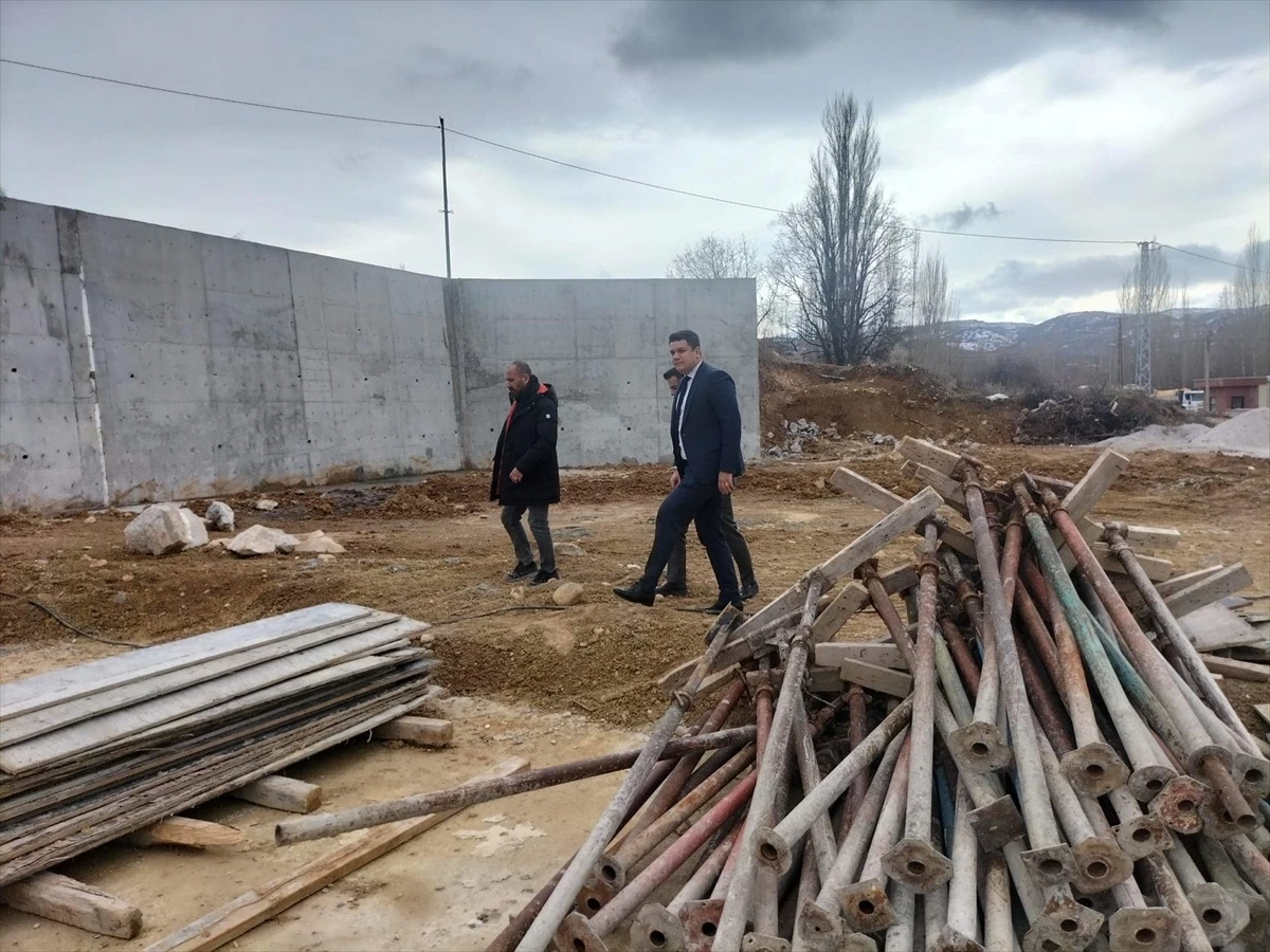 Bozkır\'da Göksu Taşeli Havzası Kalkınma Projesi ile hayvan pazarı inşaatı devam ediyor