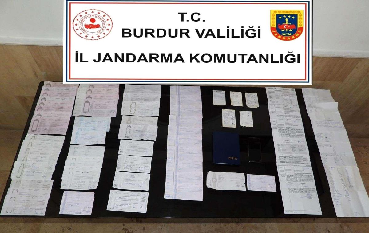 Burdur İl Jandarma Komutanlığı operasyonunda 23 şüpheliden 2\'si tutuklandı