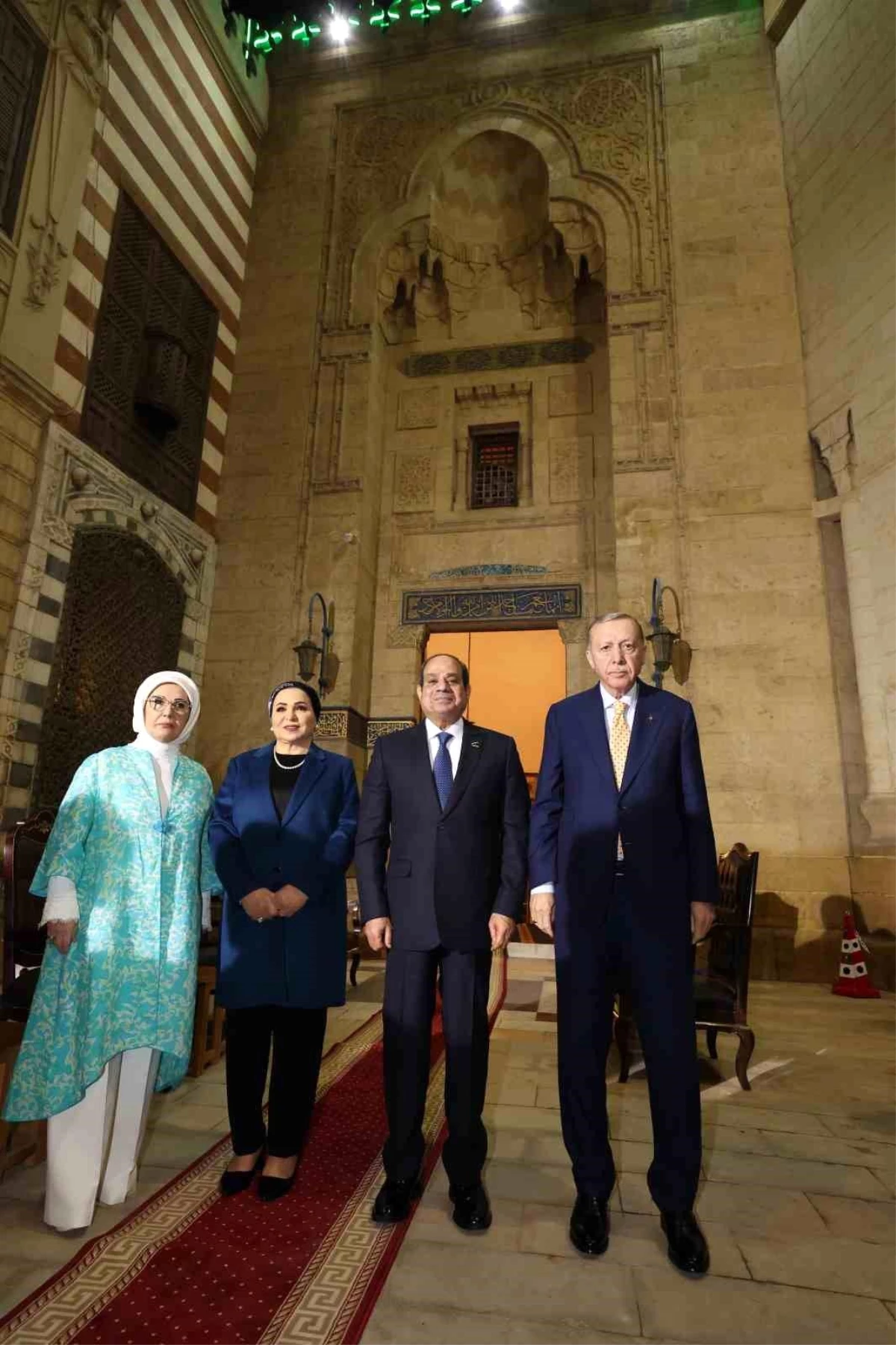 Cumhurbaşkanı Erdoğan ve Mısır Cumhurbaşkanı Sisi, İmam Şafi Türbesi\'ni ziyaret etti