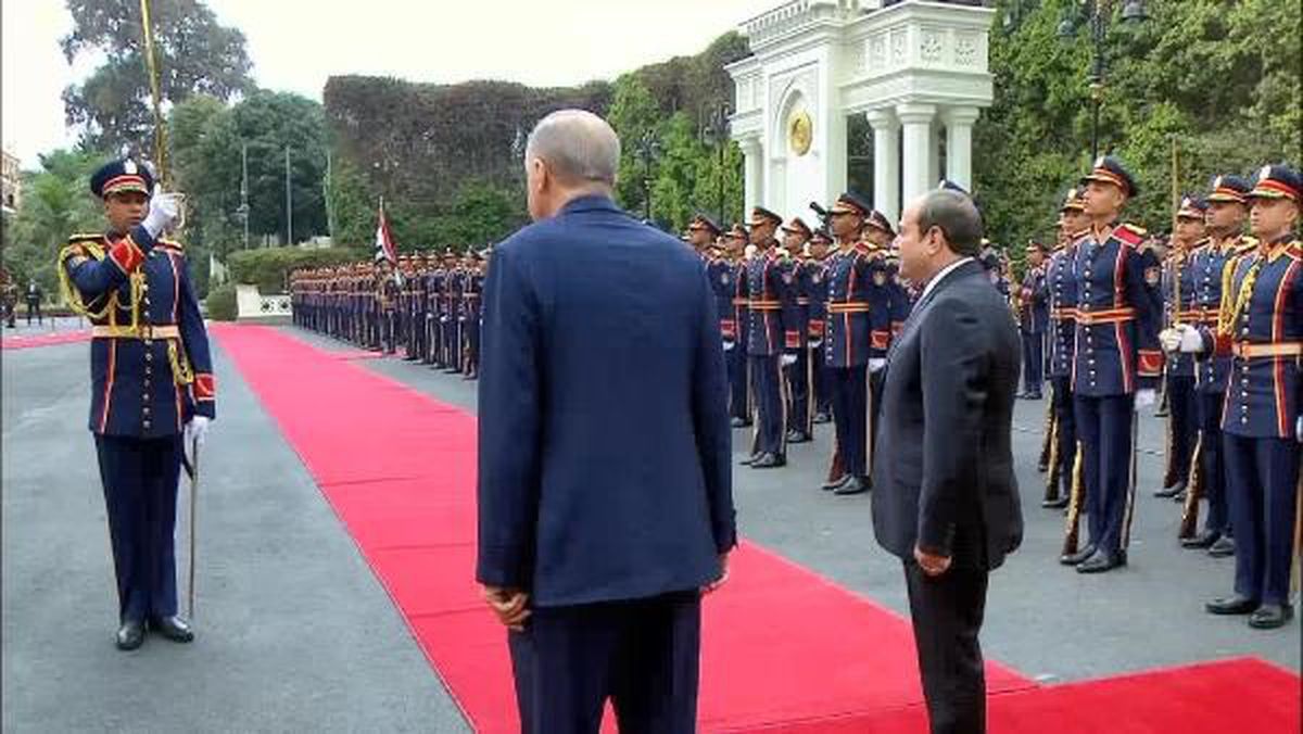 Cumhurbaşkanı Erdoğan, Mısır\'da Resmi Törenle Karşılandı
