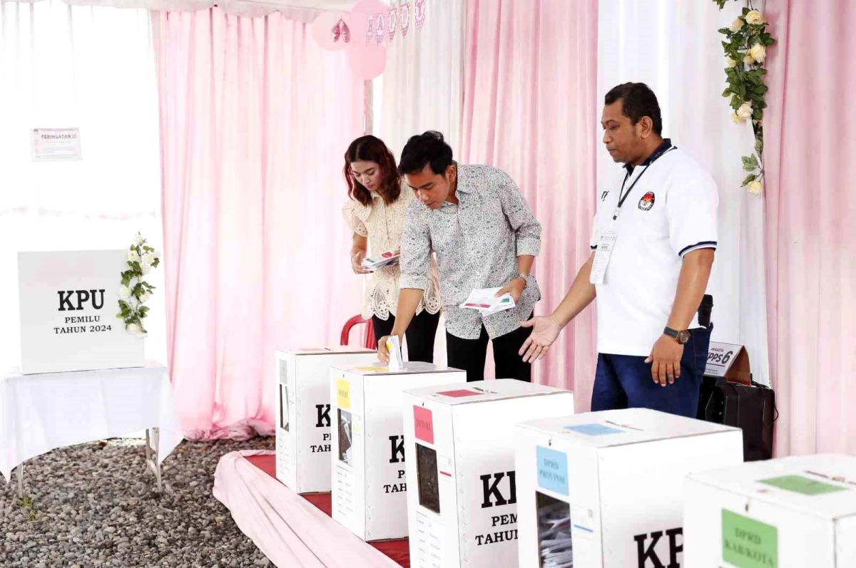 Endonezya\'da halk genel seçimler için sandık başına gitti