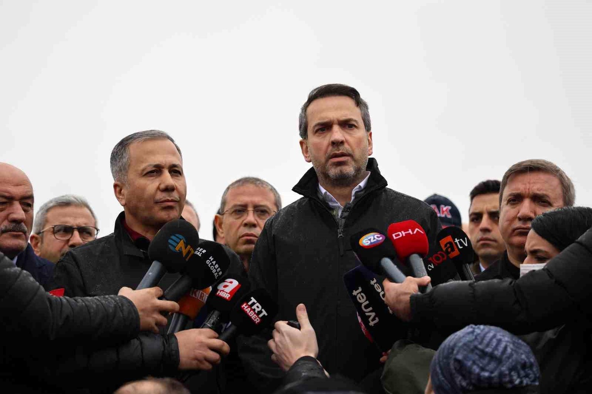 Erzincan\'da maden ocağındaki toprak kayması: İşçilerin kurtarılması en önemli konu