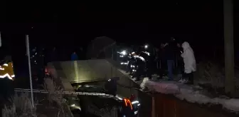 Erzurum'da su kanalına düşen otomobilin sürücüsü yaralandı