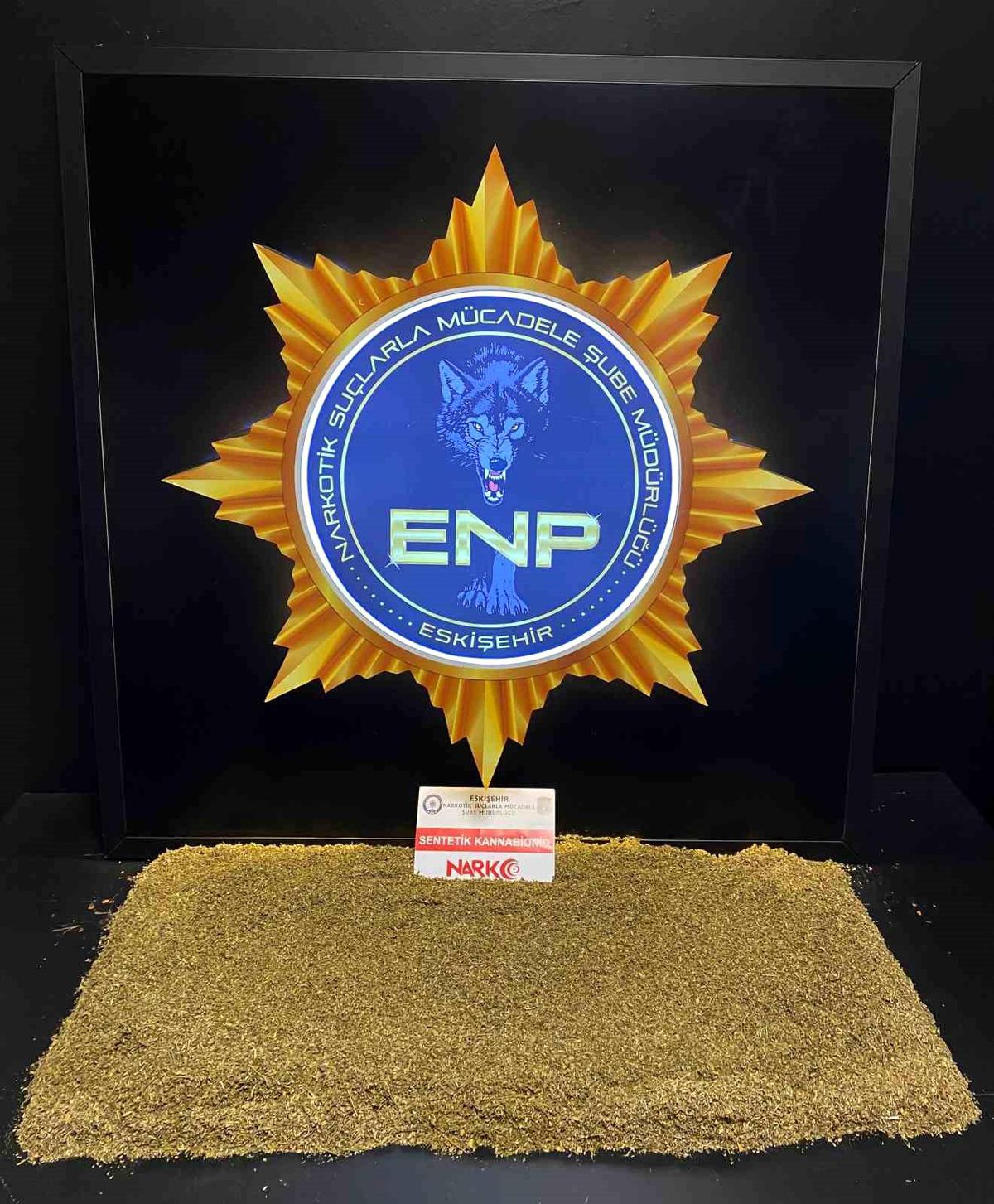 Eskişehir\'de 2 Bin 502 Gram Bonzai ve 6 Sentetik Ecza Ele Geçirildi, 2 Şüpheli Tutuklandı
