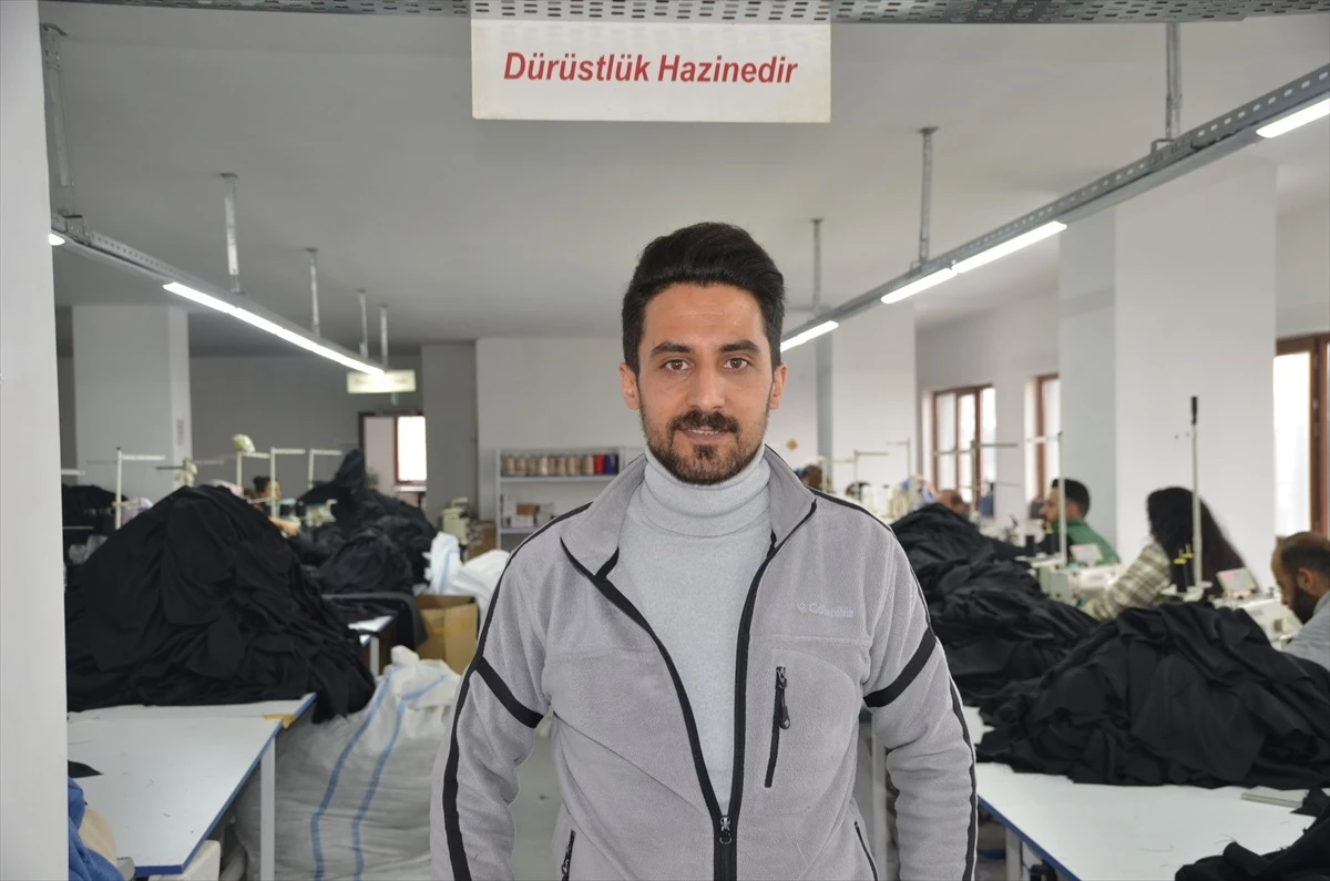 Hakkari\'de tekstil atölyesi açan girişimci istihdam sağlıyor