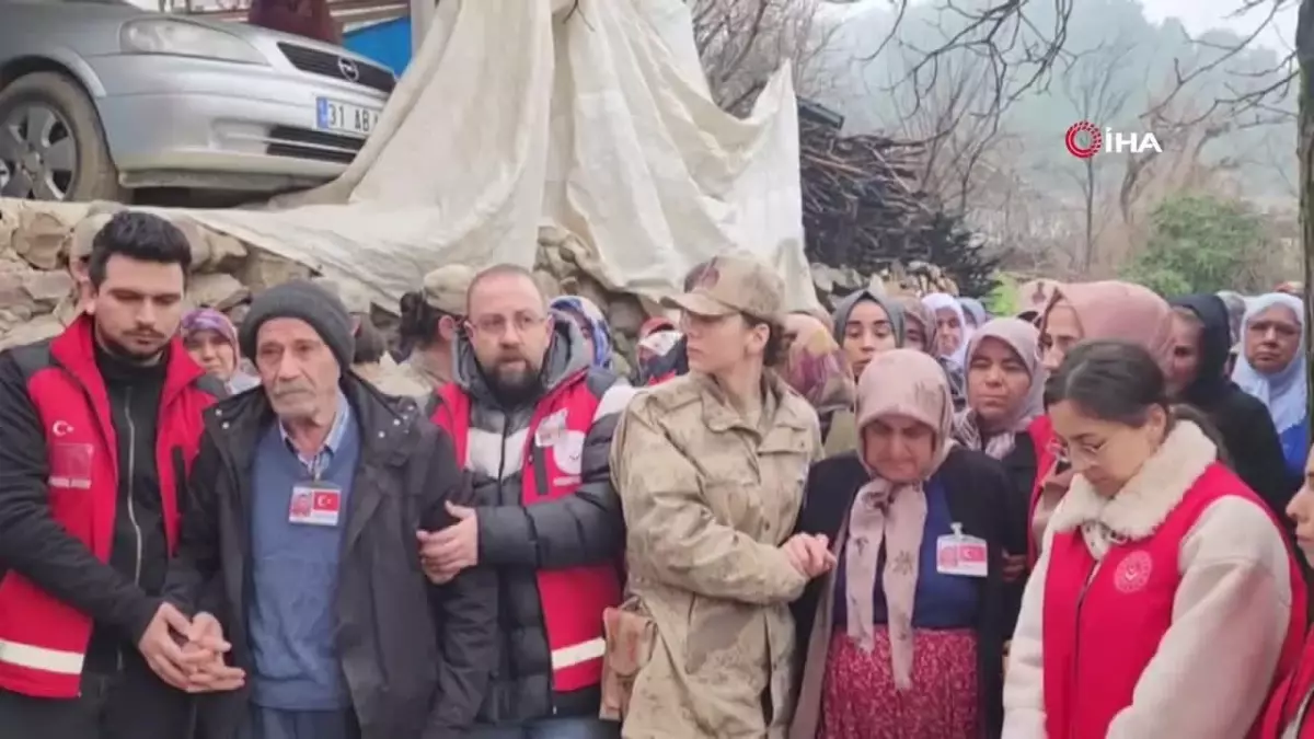 Hataylı şehit son yolculuğuna uğurlandı