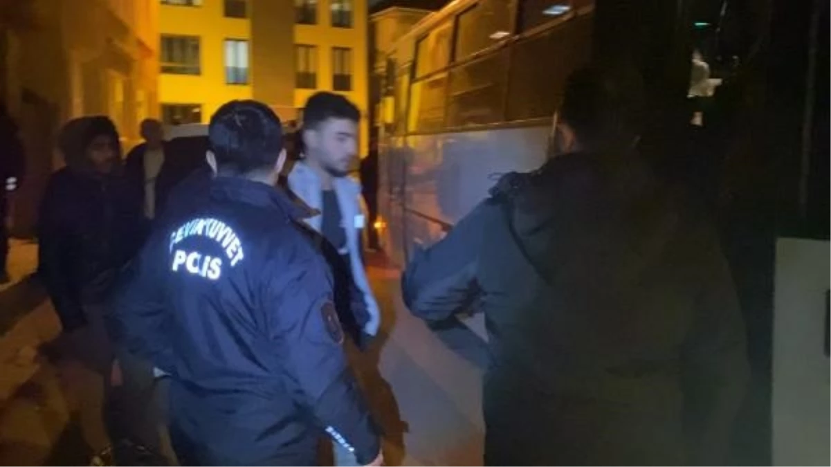 İnegöl\'de 12 kaçak göçmen yakalandı