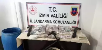 İzmir'de 11,5 Kilo Esrar Ele Geçirildi, 2 Şüpheli Gözaltına Alındı