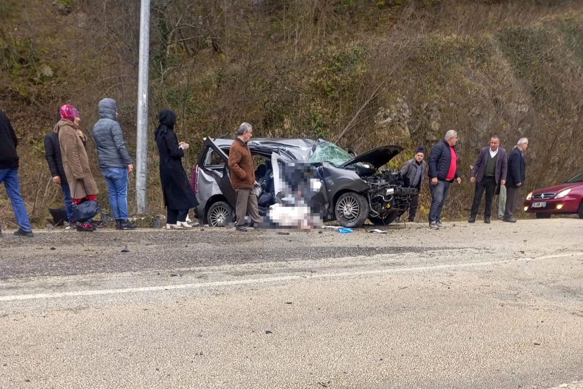 Karabük-Yenice karayolu Şahinkaya mevkiinde trafik kazası: 1 ölü, 4 ağır yaralı