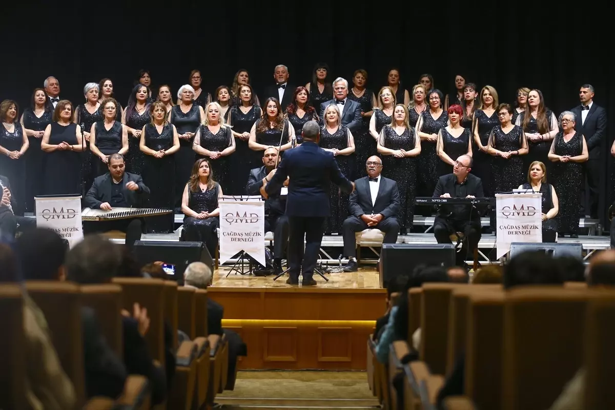 KKTC Çağdaş Müzik Derneği Türk Sanat Müziği Korosu Bakü\'de konser verdi