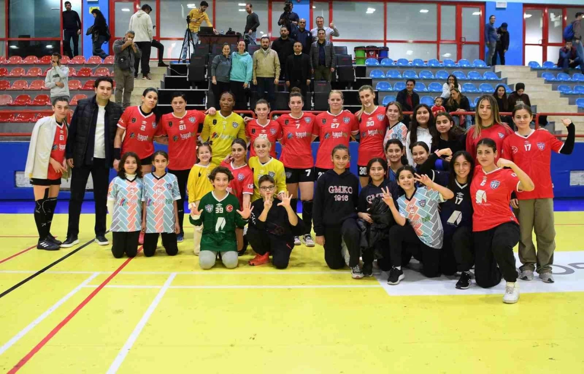 Konyaaltı Belediye Spor Kadın Hentbol Takımı Yarı Finale Yükseldi