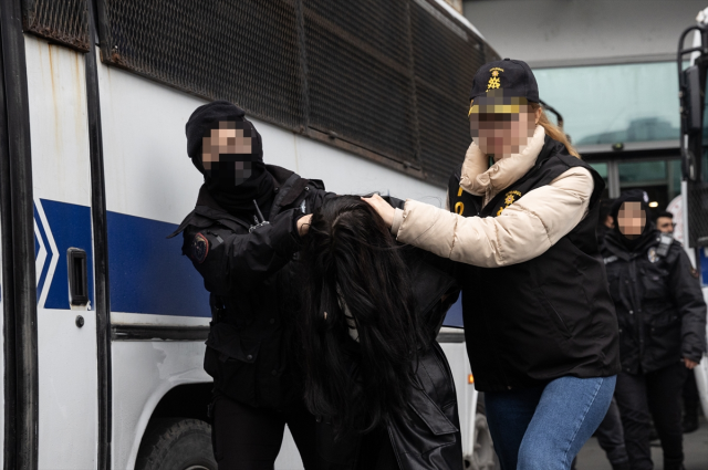 Küçükçekmece'de AK Parti'nin seçim çalışmasına düzenlenen silahlı saldırıya ilişkin suça sürüklenen 3 çocuk tutuklandı