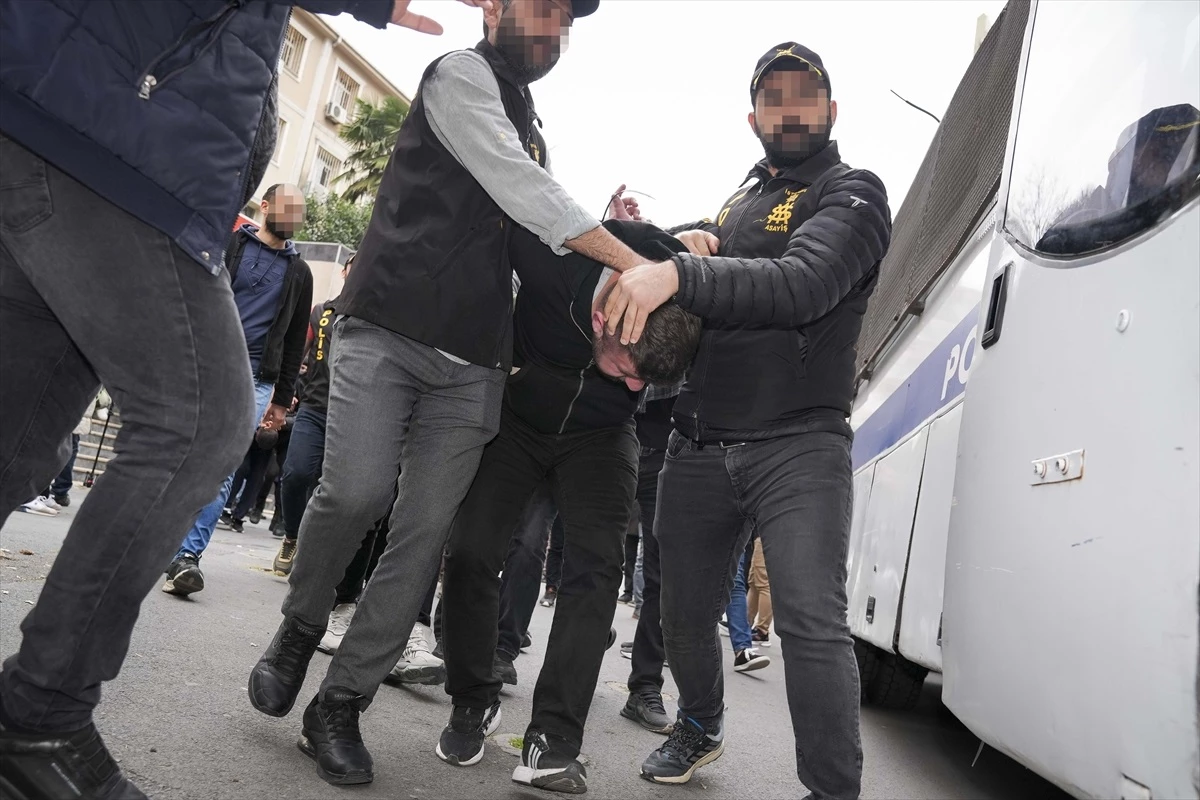AK Parti Küçükçekmece Belediye Başkan adayı Aziz Yeniay\'ın ziyareti sırasında silahlı saldırı
