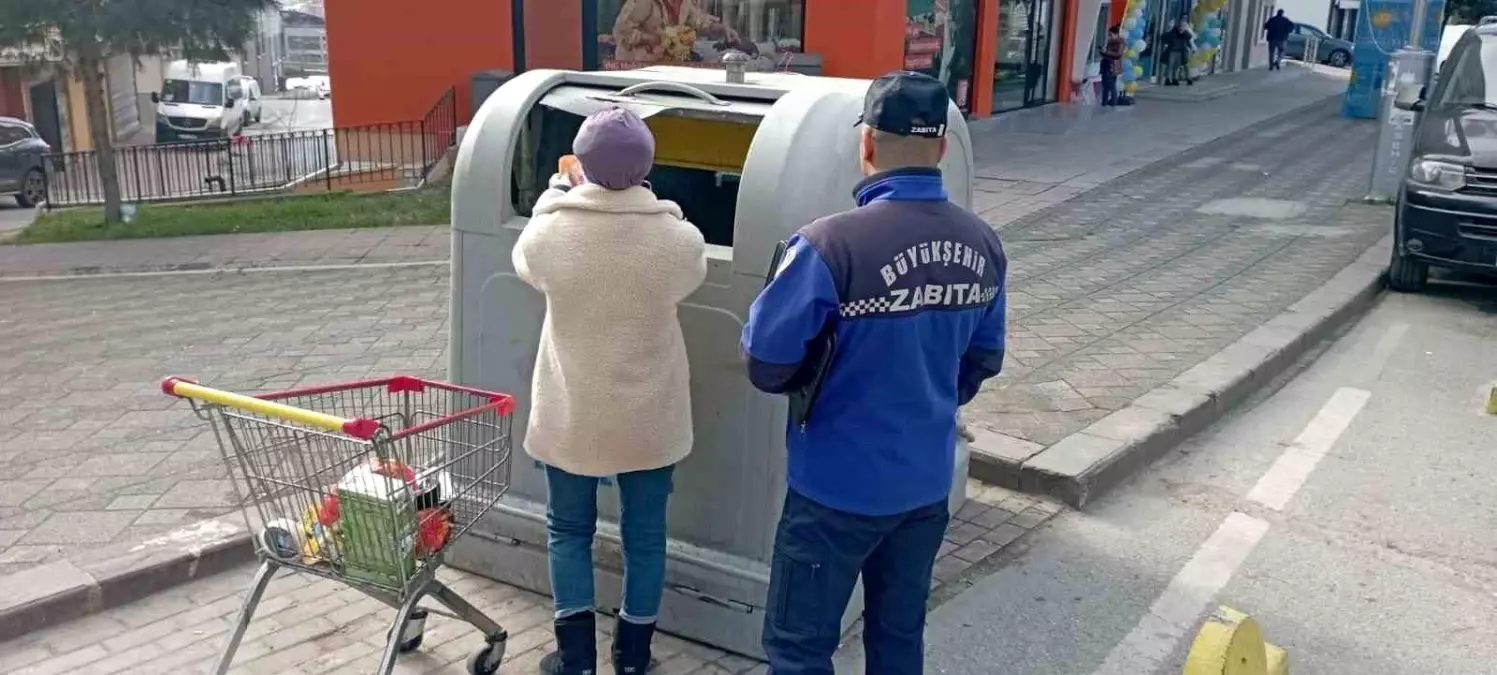 Gebze\'de Zabıta Ekipleri Marketlerde Son Kullanma Tarihi Geçmiş Ürünleri Tespit Etti