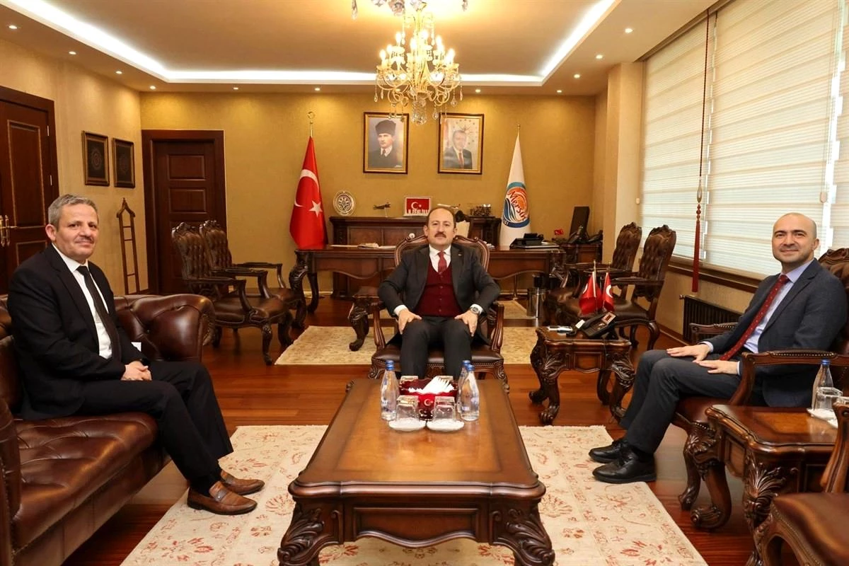 Mersin Valisi Ali Hamza Pehlivan, KOSGEB Başkanı Ahmet Serdar İbrahimcioğlu ile Görüştü