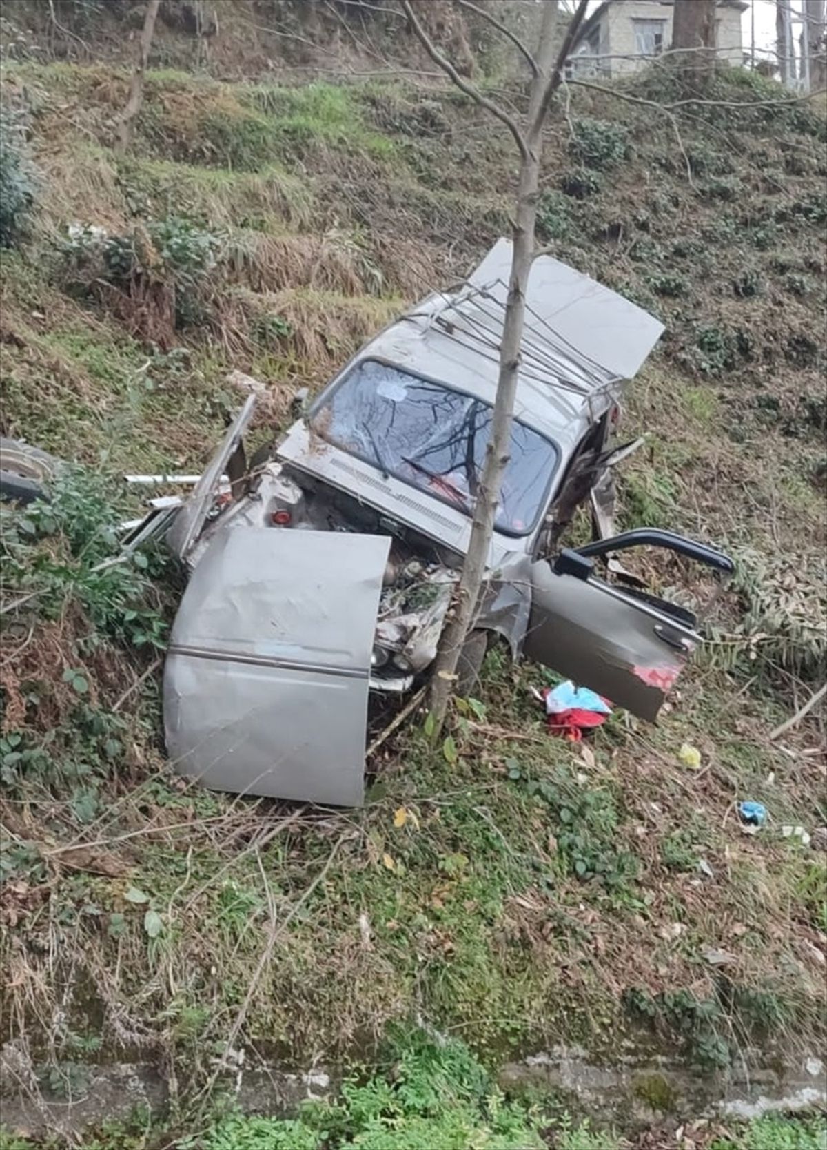 Rize\'de şarampole yuvarlanan araç sürücüsü hayatını kaybetti