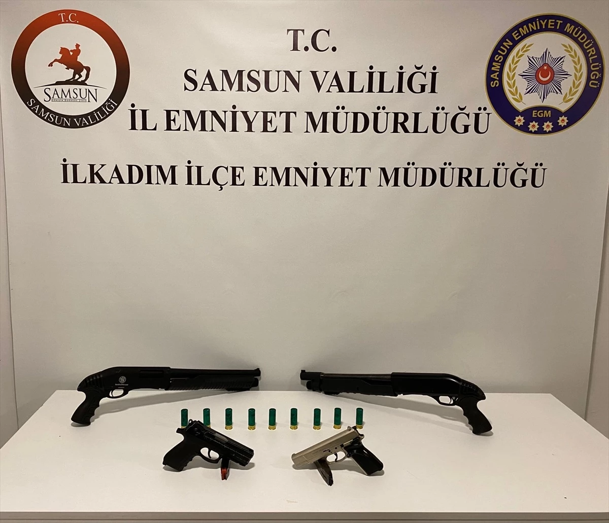 Samsun\'da silah kaçakçılığı operasyonunda 4 şüpheli gözaltına alındı