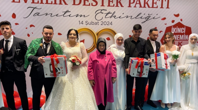 Sancaktepe'de Başkan Şeyma Döğücü'den evlilik destek paketi