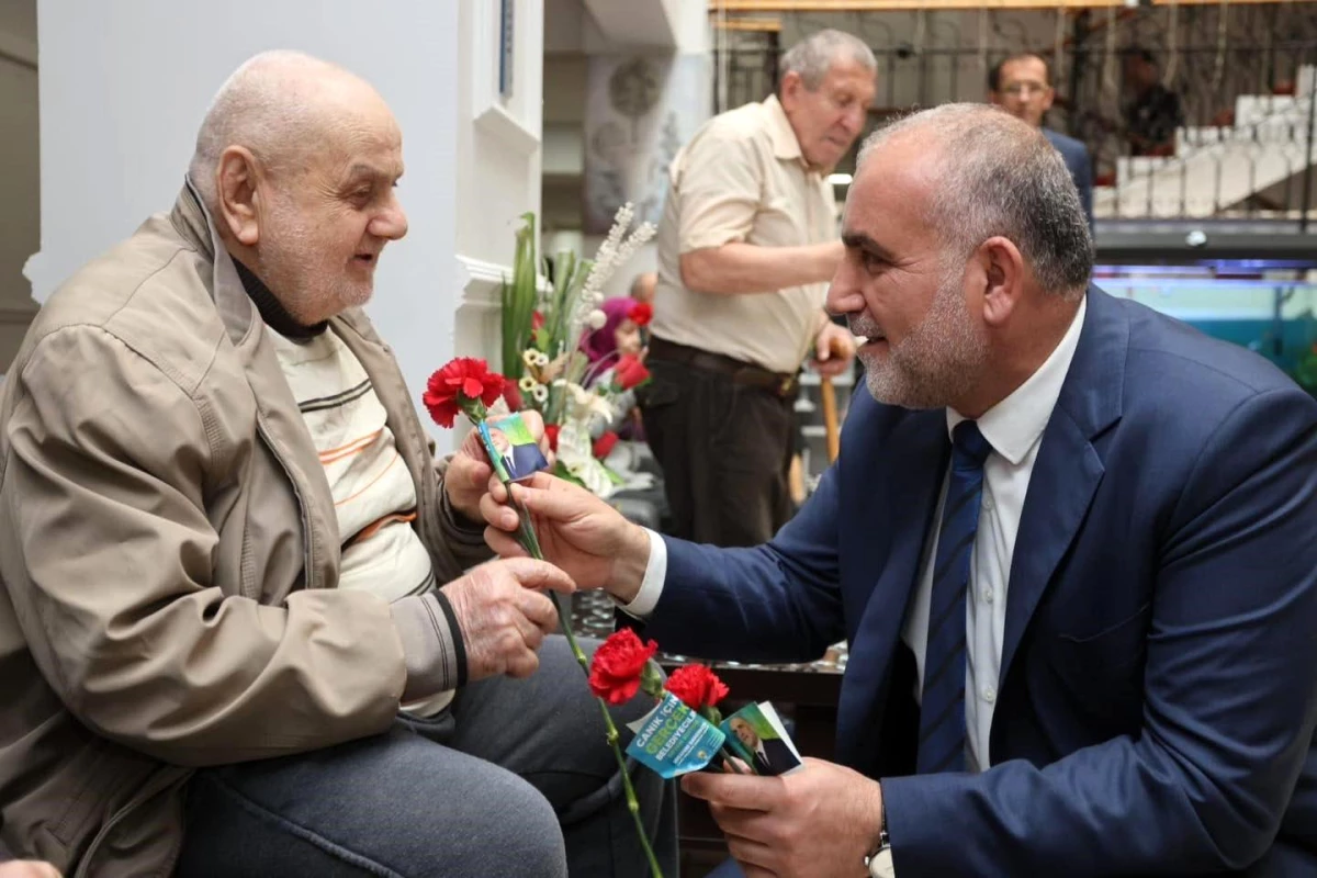 Canik Belediye Başkanı İbrahim Sandıkçı, huzurevi sakinleriyle buluştu