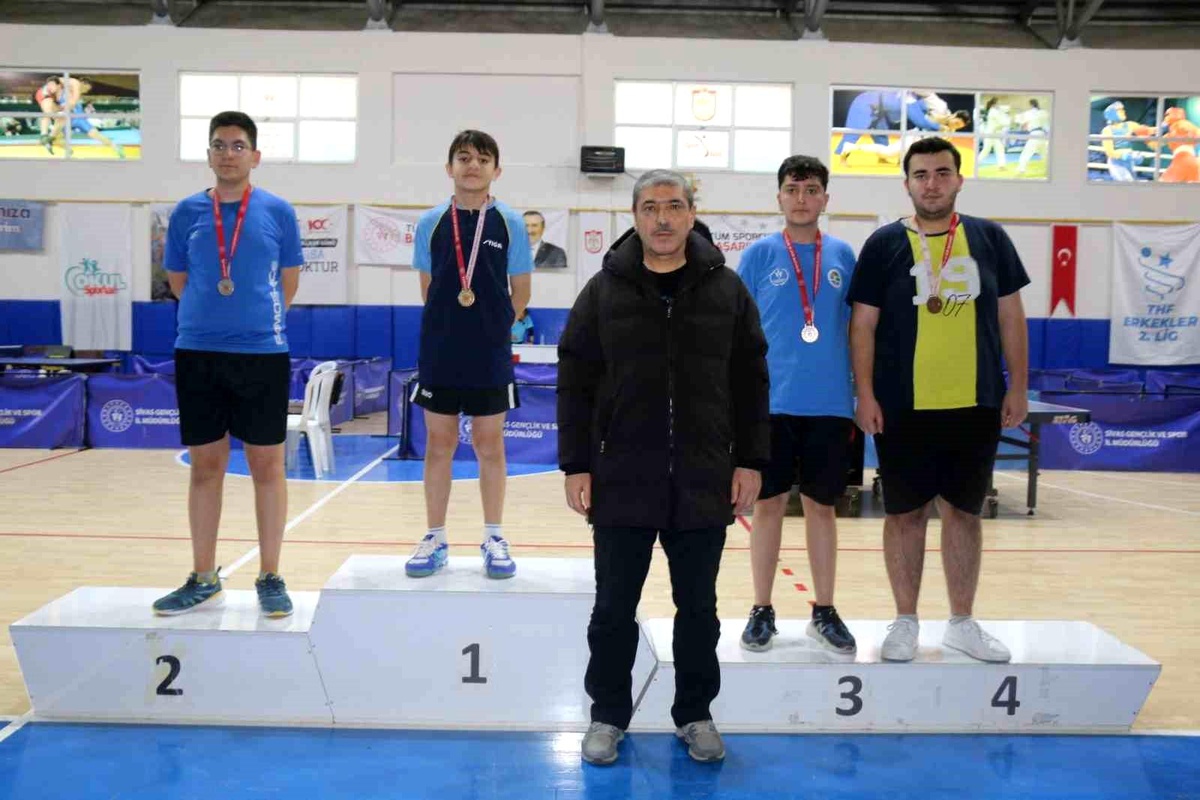 Sivas\'ta Masa Tenisi Gençler Ferdi İl Birinciliği Müsabakaları Düzenlendi