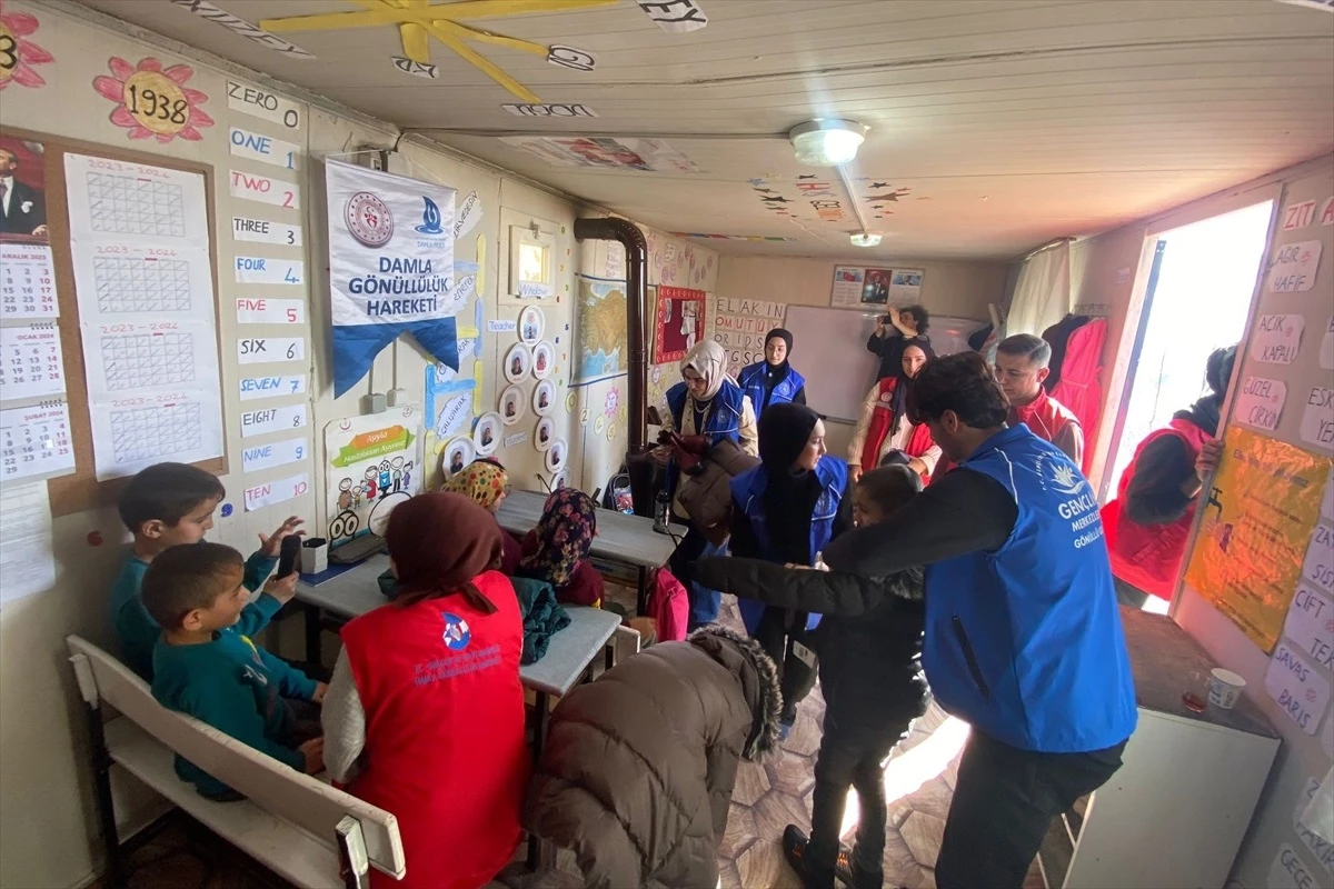 Tatvan Gençlik Merkezi Gönüllüleri, Karbastı köyündeki okulu ziyaret etti