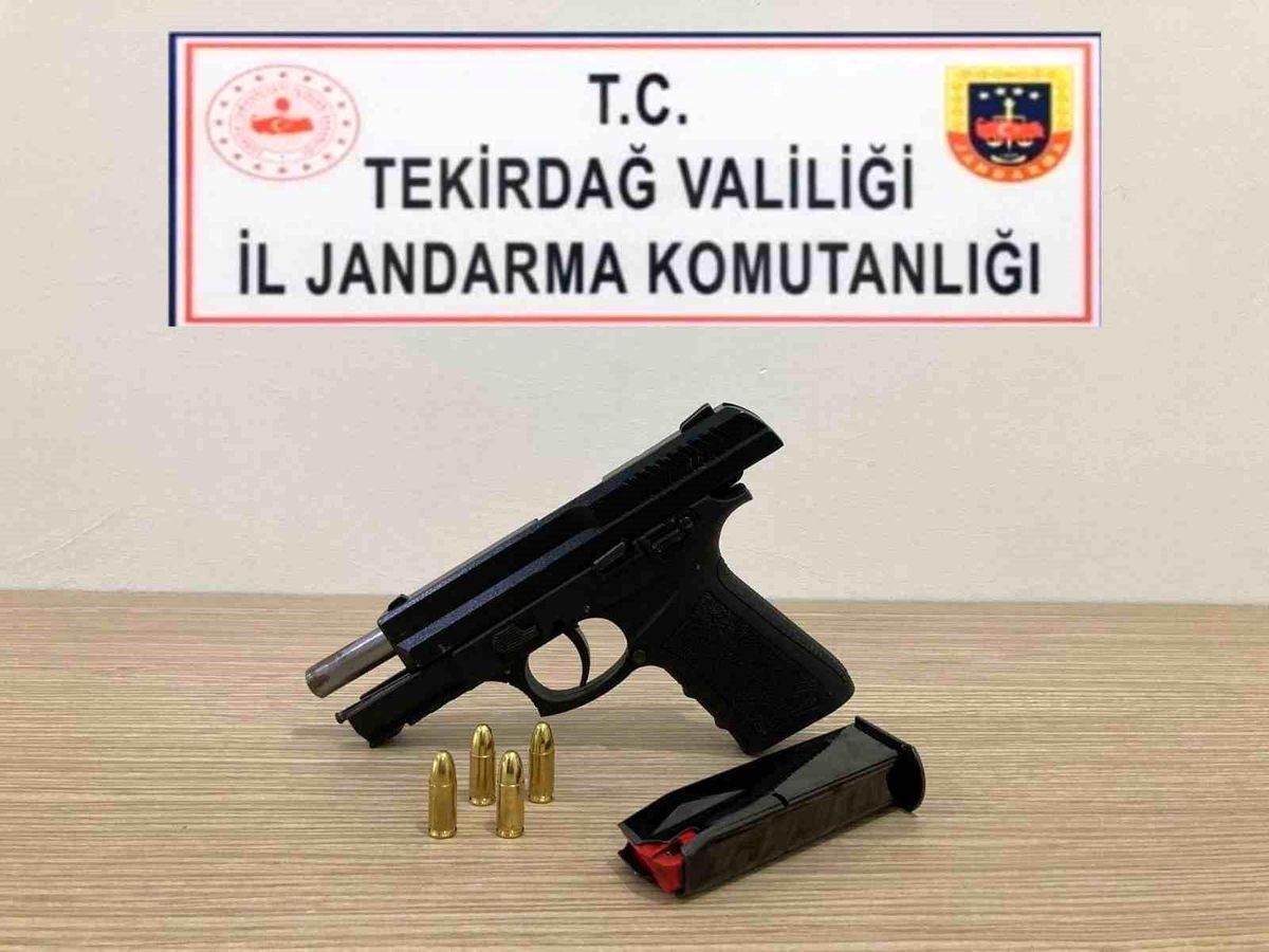 Tekirdağ\'da Jandarma Operasyonunda Tabanca ve Fişekler Ele Geçirildi