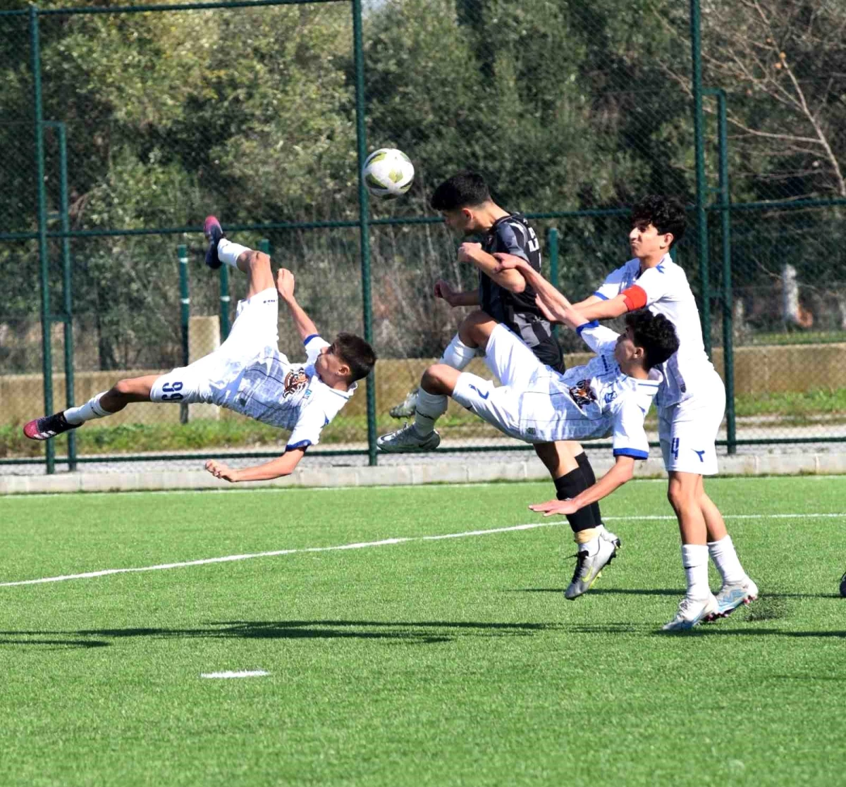 Yunusemre Belediyespor U16 Futbol İl Birincisi Oldu