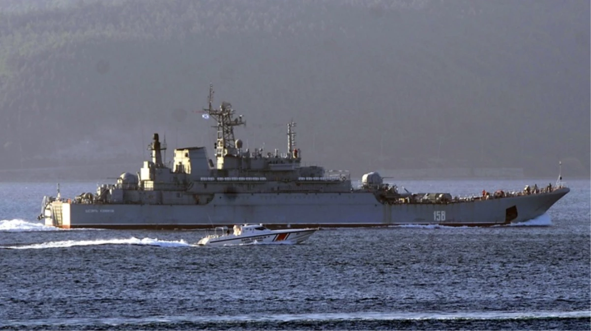İstanbul Boğazı\'ndan geçişi krize neden olan Rus savaş gemisi Ukrayna tarafından batırıldı