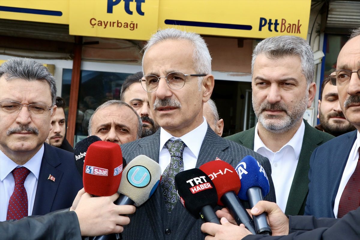 Ulaştırma Bakanı Uraloğlu: Erzincan\'daki maden ocağında çalışmalar yoğun şekilde devam ediyor