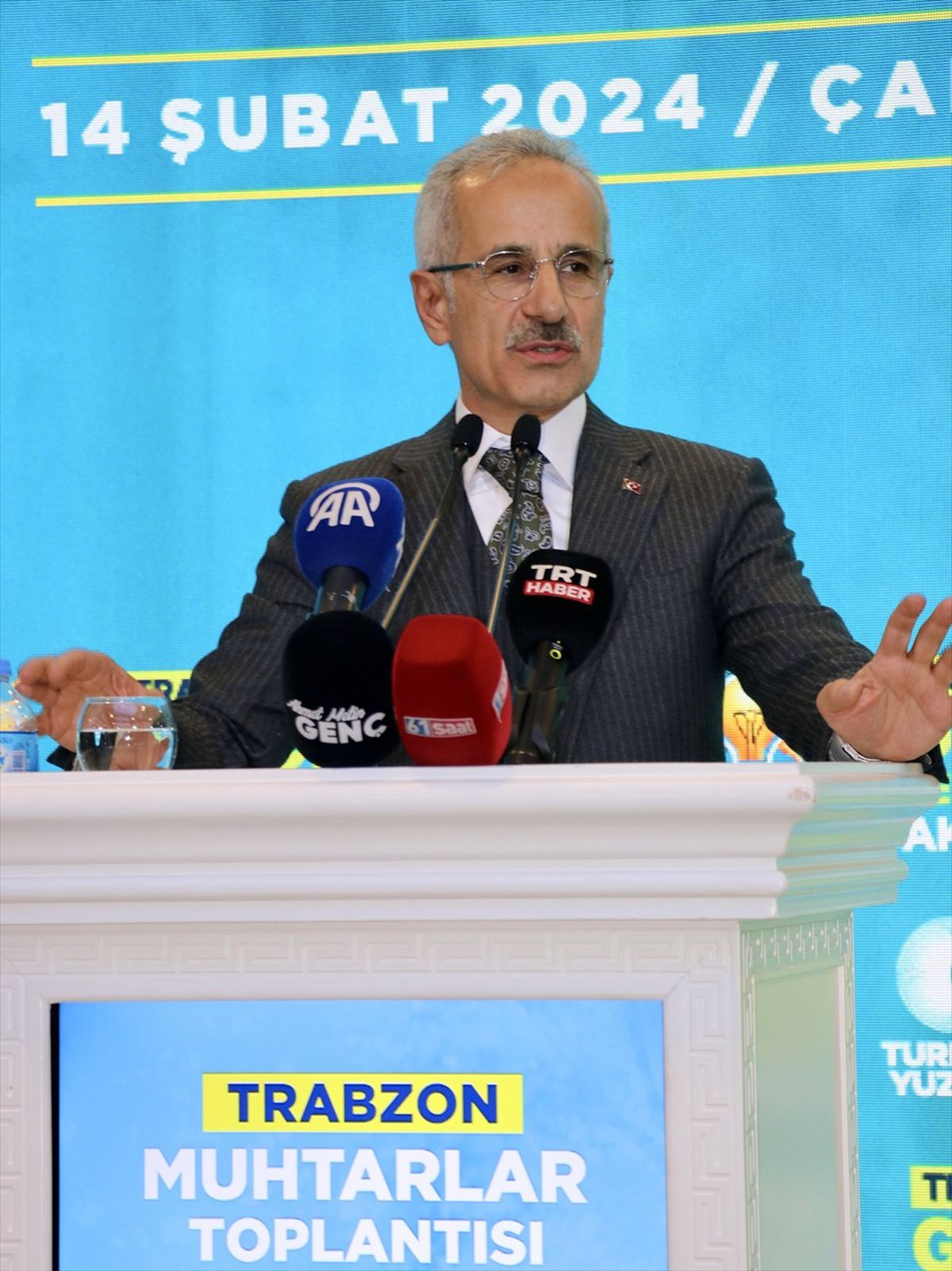 Ulaştırma ve Altyapı Bakanı Abdulkadir Uraloğlu, yerel yönetim tercihlerinden dolayı cezalandırma olmadığını söyledi