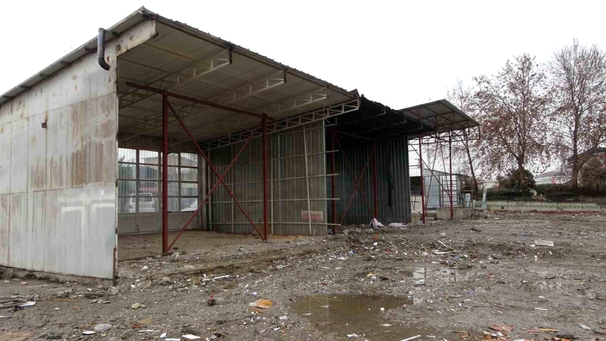 Malatya\'da depremde hasar alan sanayi esnafı endişeli
