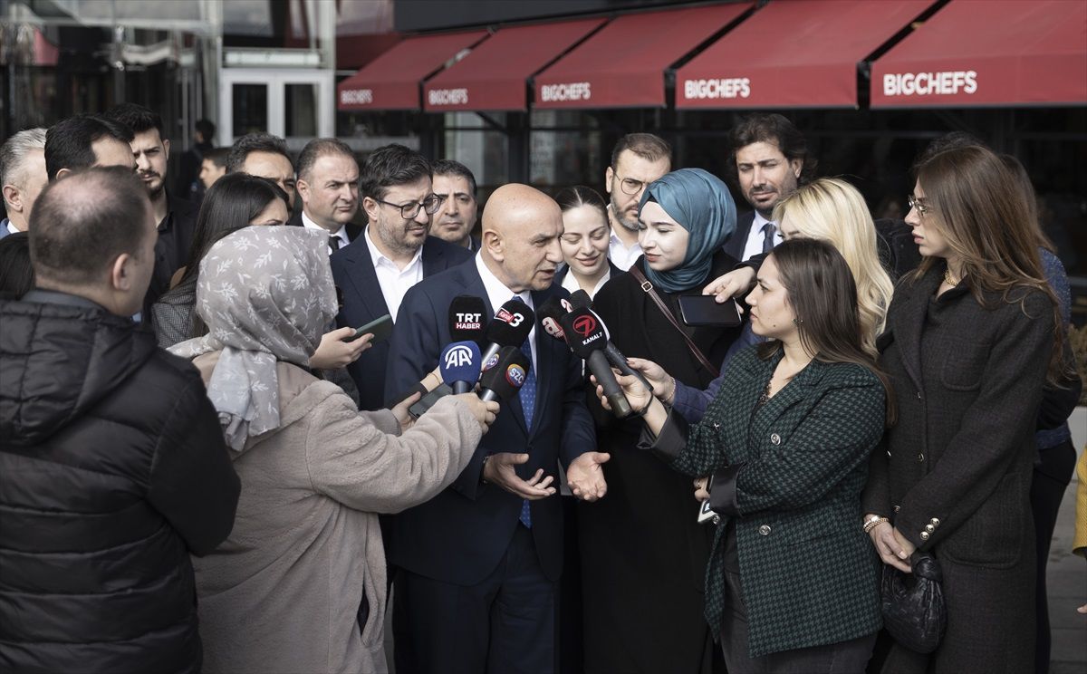 Turgut Altınok: Ankara\'ya asılan afişlere ödenen para keşke Ankaralıya harcansaydı