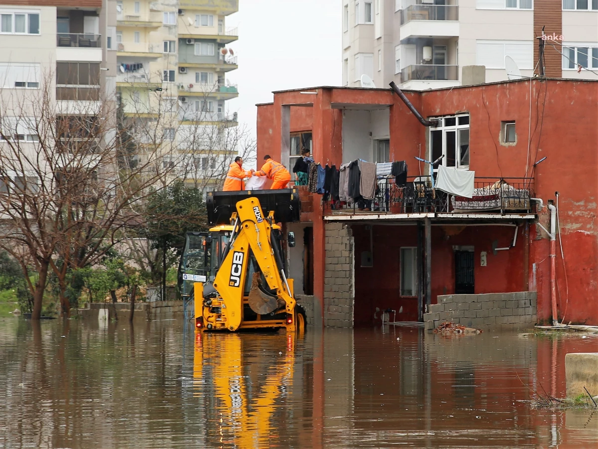 Antalya Büyükşehir Belediyesi Sel Sonrası Çalışmalara Devam Ediyor