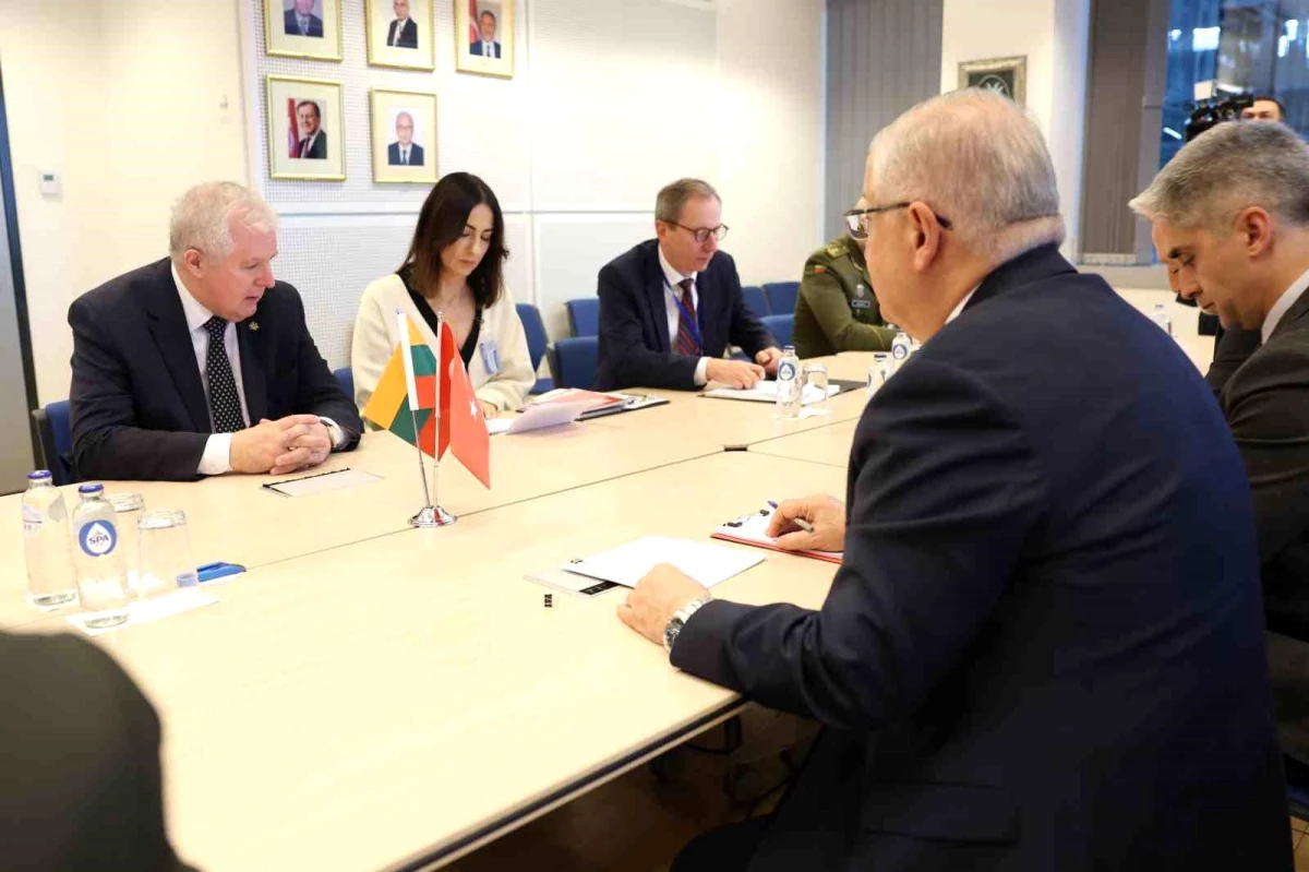 Milli Savunma Bakanı Yaşar Güler, Litvanya Savunma Bakanı ile Brüksel\'de bir araya geldi