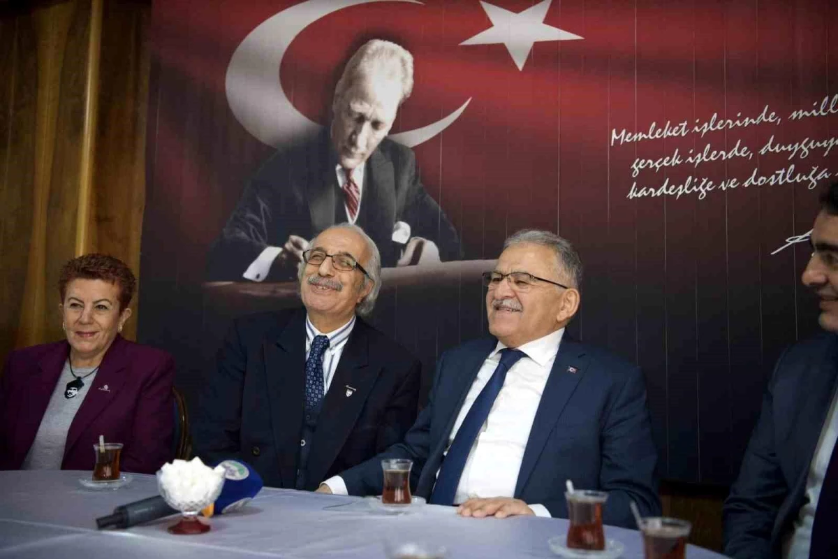 Kayseri Büyükşehir Belediye Başkanı Atatürkçü Düşünce Derneği\'ni Ziyaret Etti