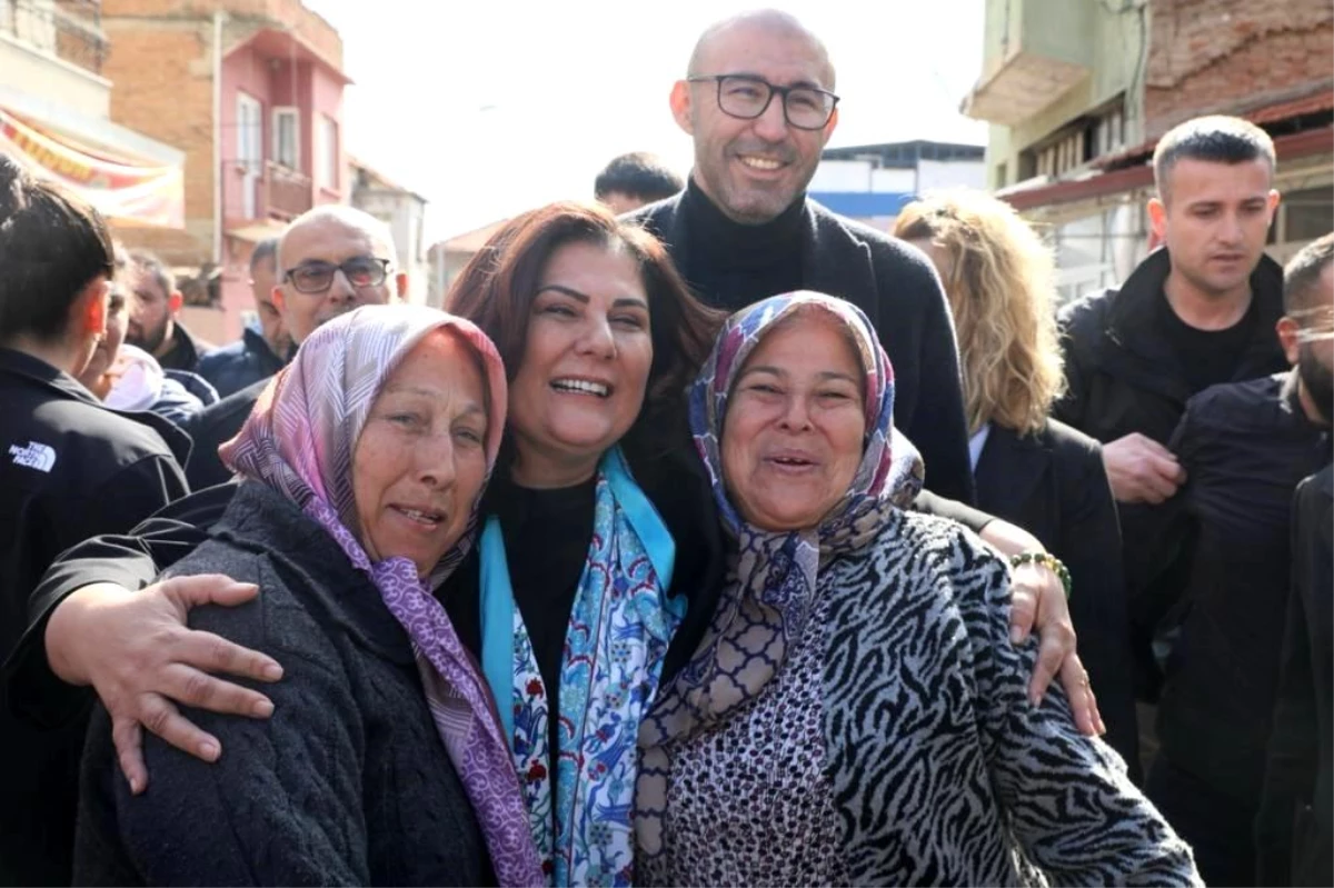 Aydın Büyükşehir Belediye Başkanı Özlem Çerçioğlu Germencik Pazarı\'nı Ziyaret Etti