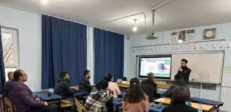 Batman'da Polis Ekipleri Okullarda Uyuşturucu ve Madde Bağımlılığı Hakkında Bilgilendirme Yaptı