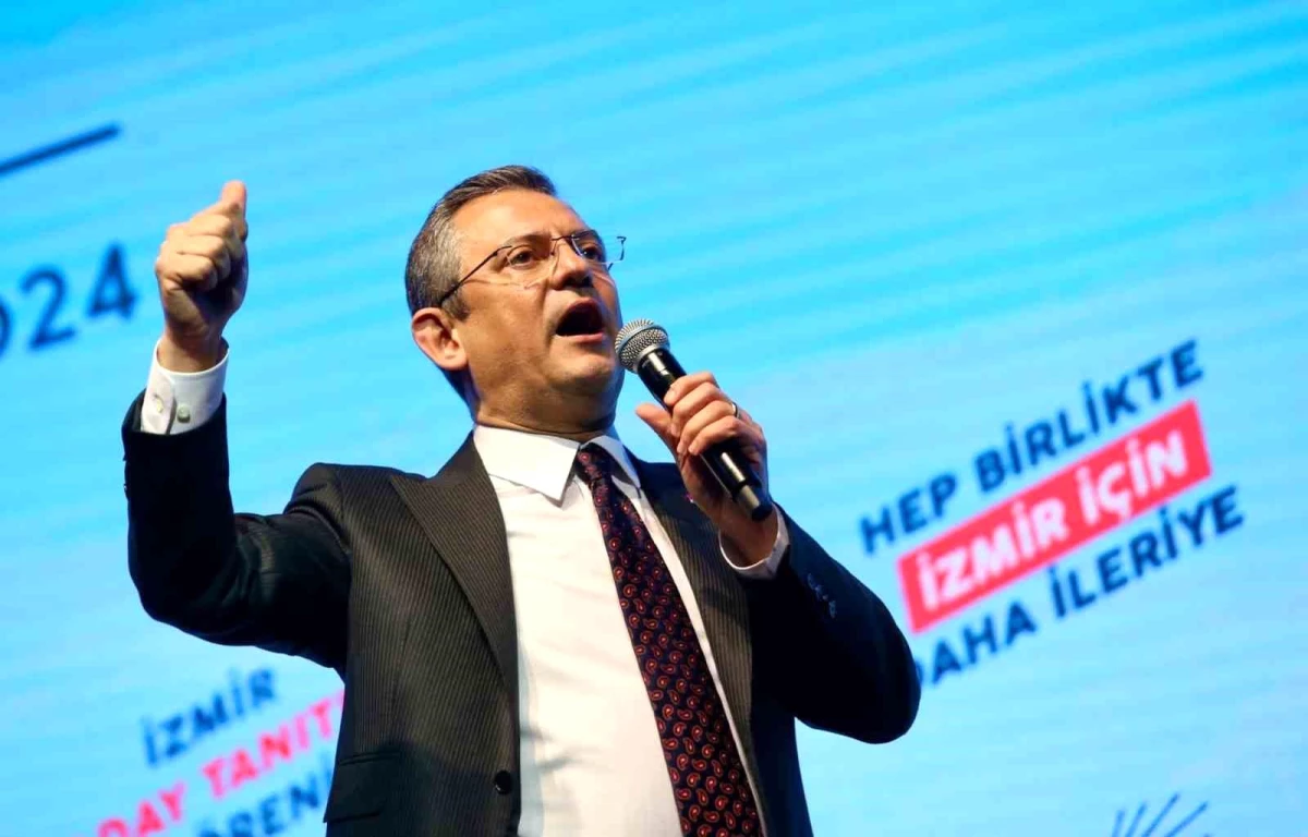 CHP Genel Başkanı Özgür Özel, İzmir\'de belediye başkan adaylarını açıkladı