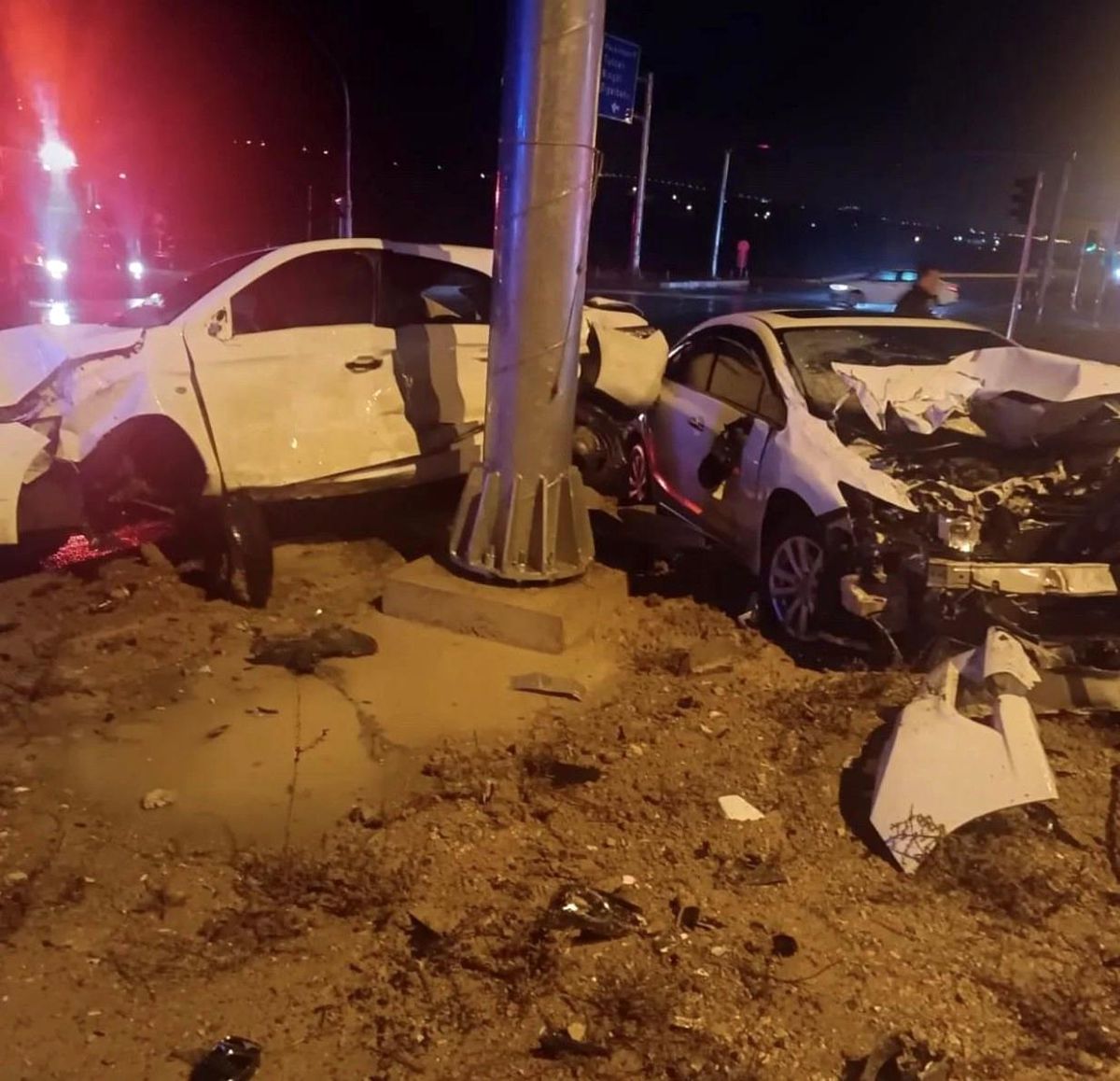 Elazığ\'da iki otomobil çarpıştı, 1 kişi yaralandı